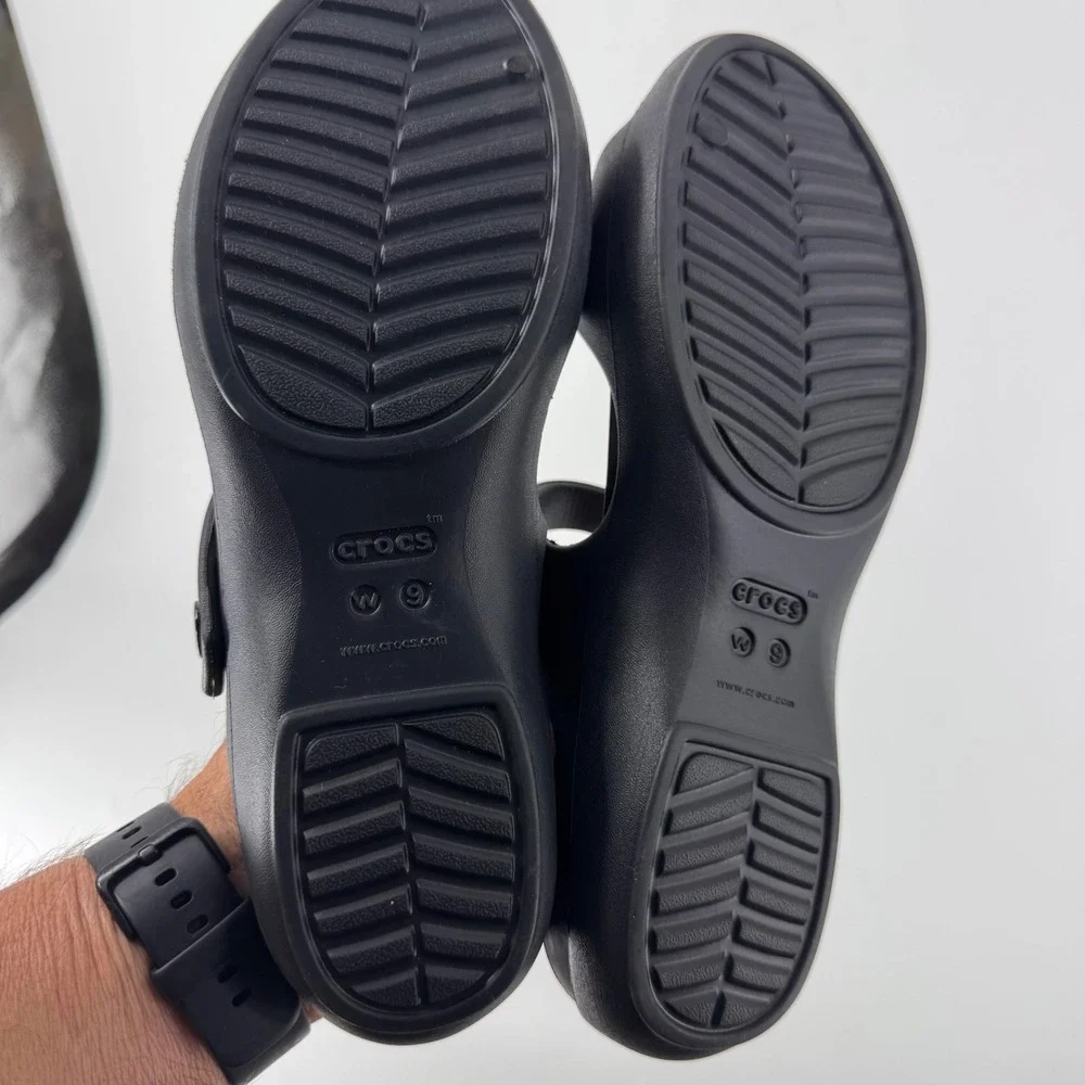Crocs Swiftwater Sandals Womens 9 Black Dual Comfort Strappy Water Shoes 203998